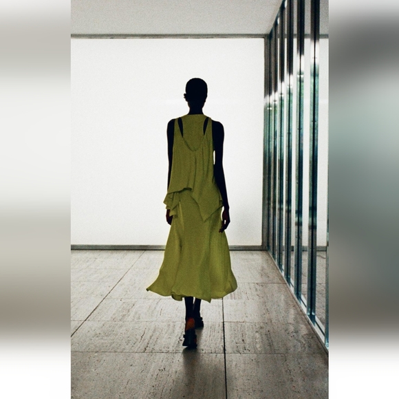 BNWT! Zara flowy dress with cape ZW collection - Picture 4 of 8